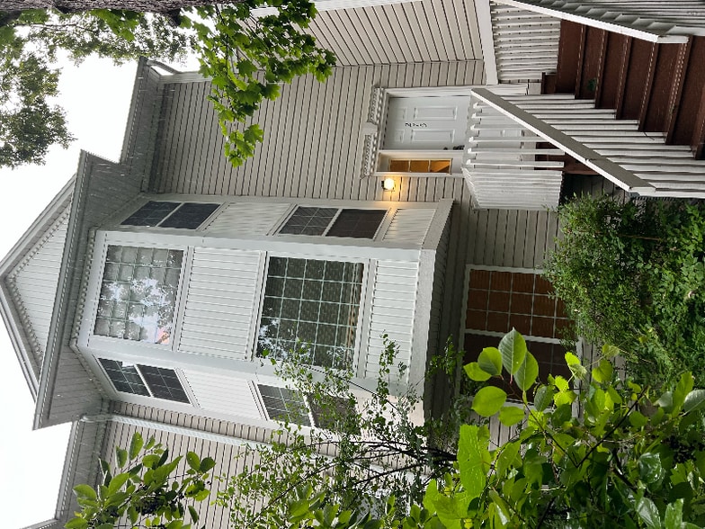 Primary Photo - 275 W Whispering Oaks Ln