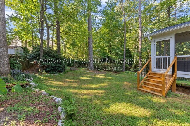 Building Photo - 1202 Belhaven Rd