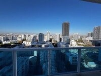 Building Photo - 700 NE 25th St