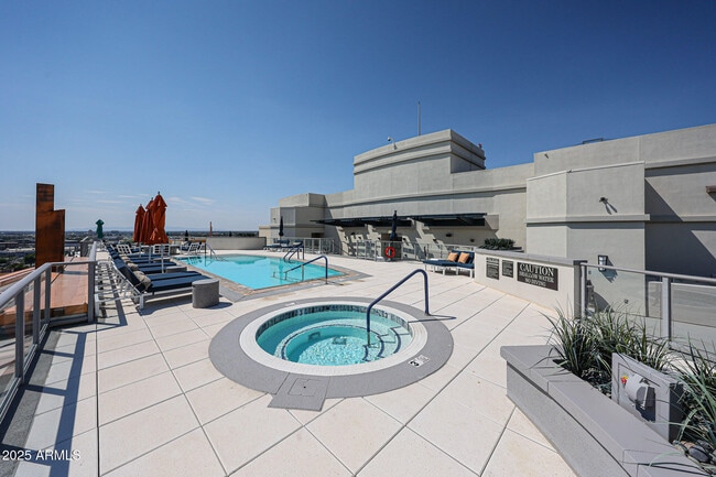 Building Photo - 2211 E Camelback Rd