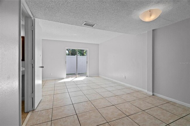 Building Photo - 5112 E Temple Heights Rd