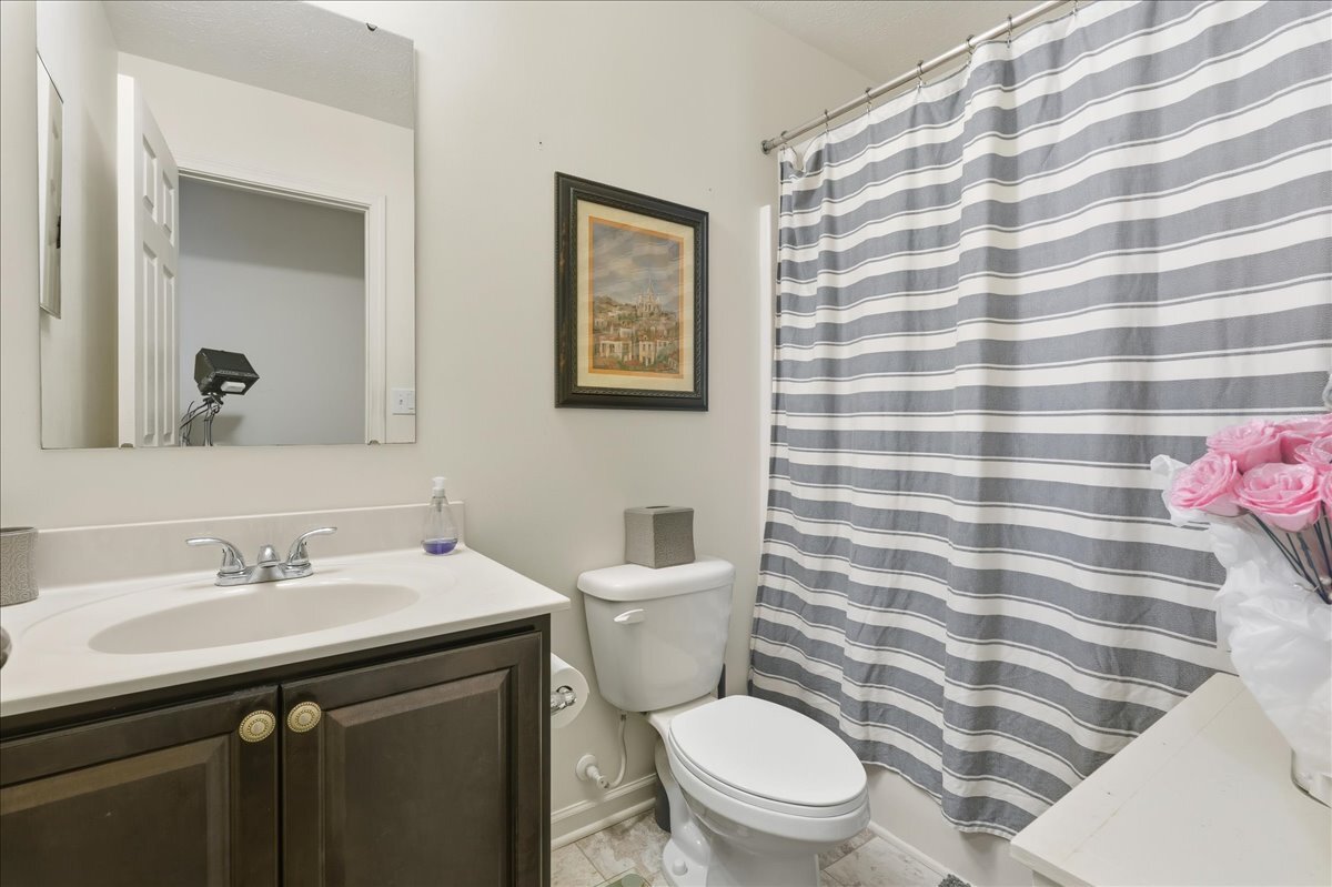 Building Photo - 1501 Canterbury Dr