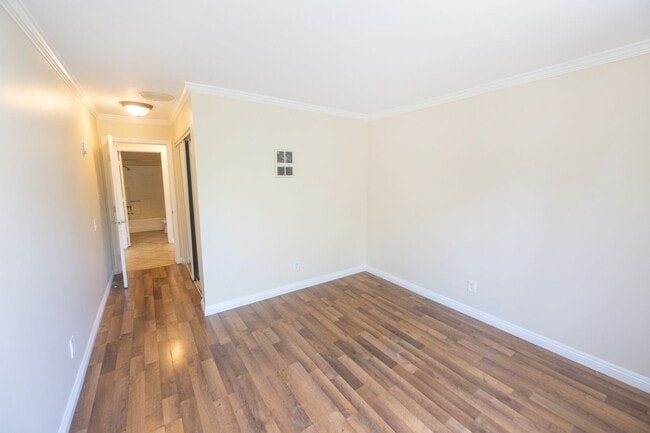 Building Photo - 3550 Sunset Ln