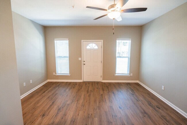 Building Photo - 3/3 Condo in Mission Overlook-MOVE IN SPEC...