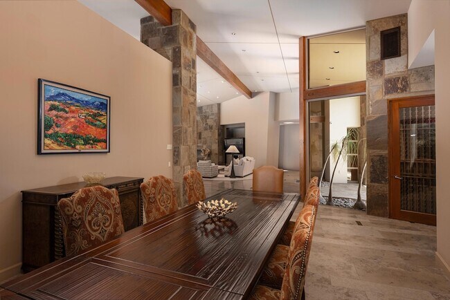 Building Photo - 9 Rockcrest