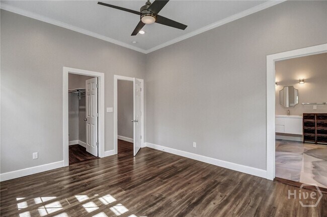 Building Photo - 228 E 60th St