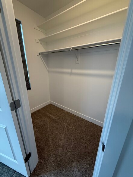 Building Photo - 5427 W Ranches Loop Rd