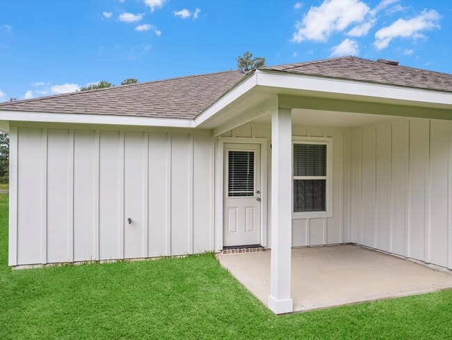 Building Photo - 46 Fairway Dr