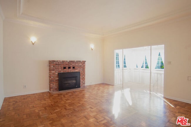 Building Photo - 6501 Drexel Ave