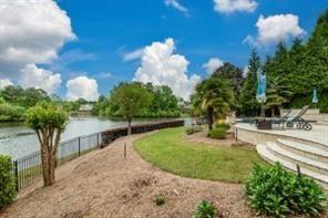 Building Photo - 675 Falls Lake Dr