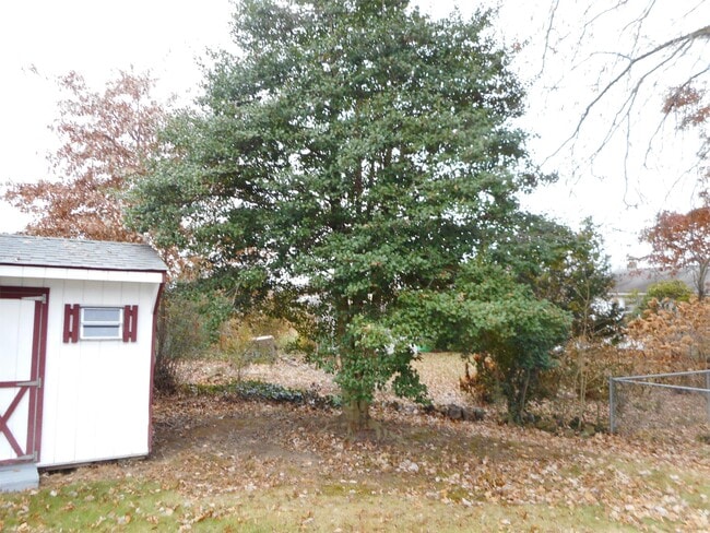 Building Photo - 117 Anderson Ave