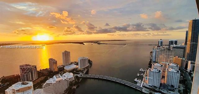 Building Photo - Icon Brickell