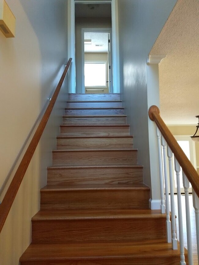 Building Photo - 98 Russell Ln