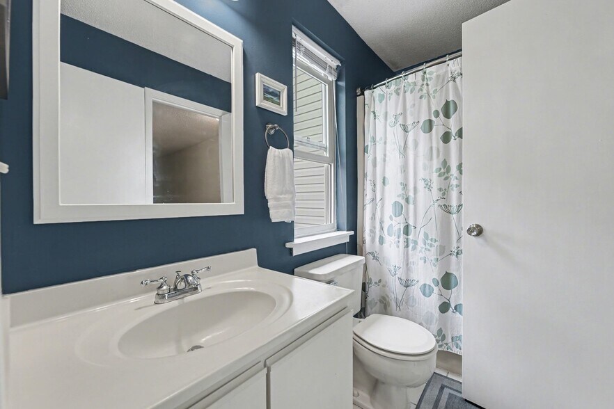 Building Photo - 1265 Marshview Dr