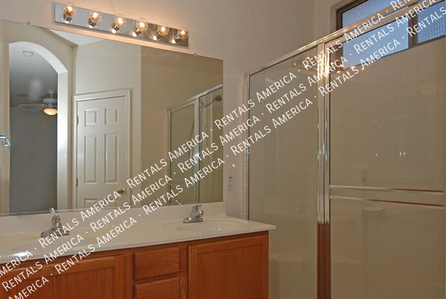 Building Photo - 4212 N 125th Ave