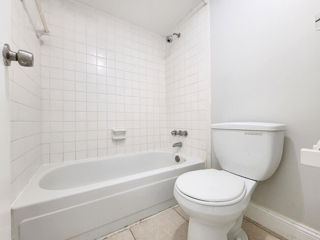 Building Photo - 4304 NW 9th Ave