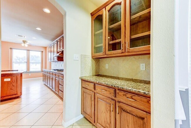 Building Photo - 5310 Lafayette Dr