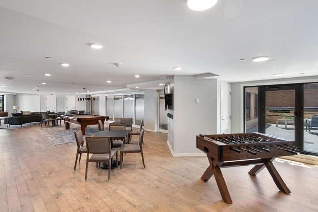 Building Photo - 20 NE 2nd St