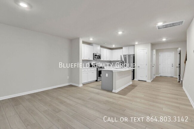 Building Photo - 808 Harper St