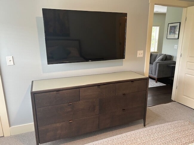 Building Photo - Asheville Furnished Rental!- Beaucatcher House