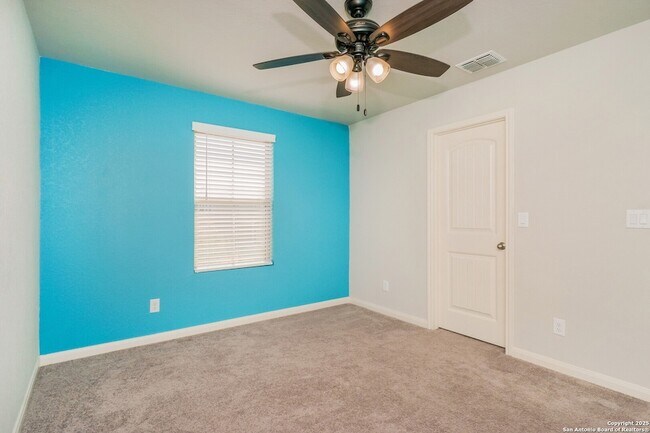 Building Photo - 251 Antler Bnd