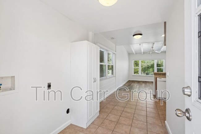 Building Photo - 375 E 20th St