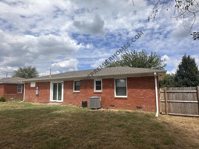 Building Photo - 2101 Flannery Dr