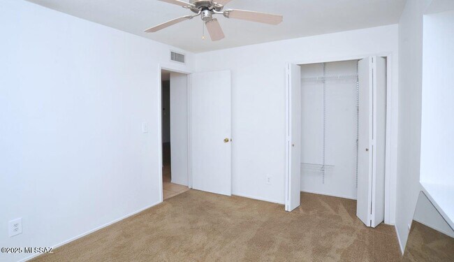 Building Photo - 4741 W Red Wolf Dr