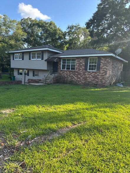 Building Photo - 3748 Cumberland Dr