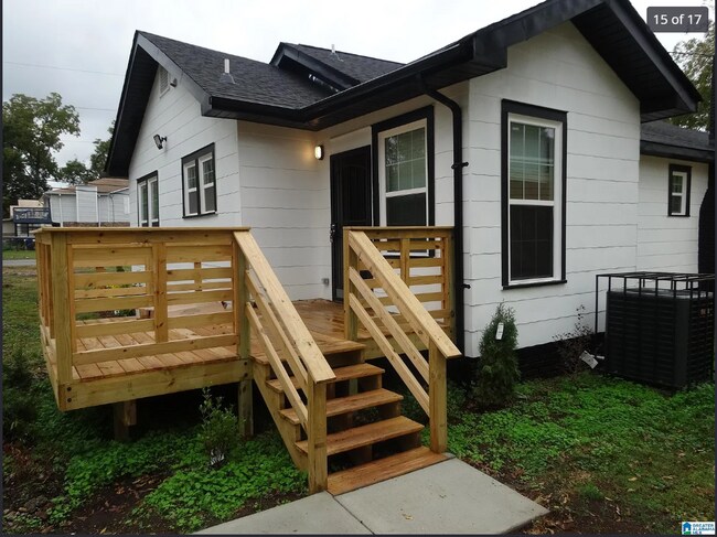 Building Photo - 1317 16th St SW