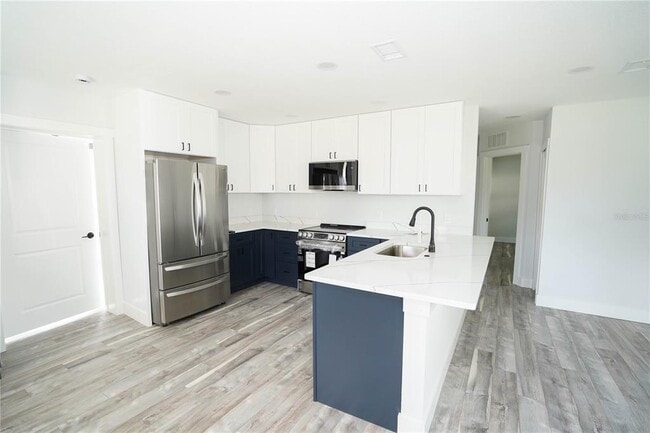 Building Photo - 5817 Dartmouth Ave N