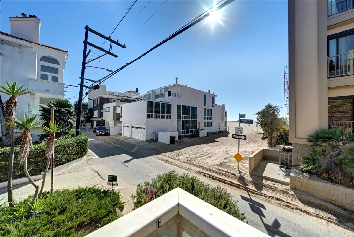 Building Photo - 15 Spinnaker St