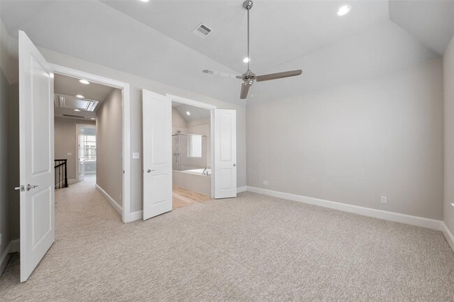 Building Photo - 4021 University Grove St