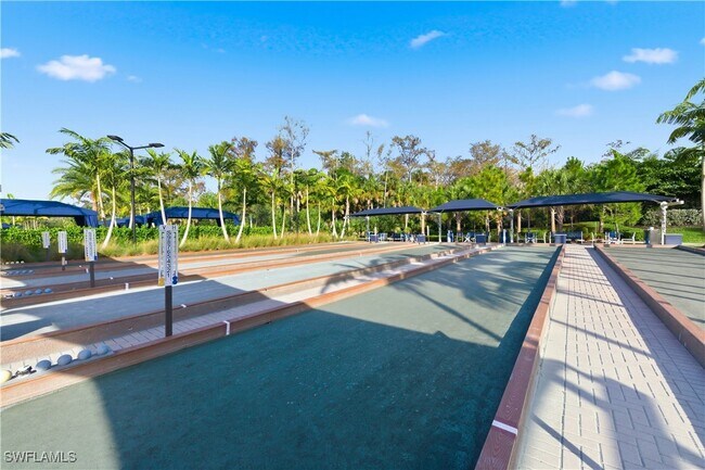 Building Photo - 11899 Gardenia Ave