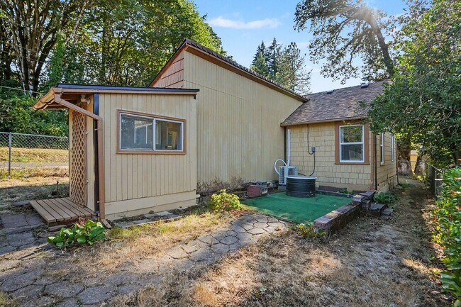 Building Photo - 30645 Fisher St