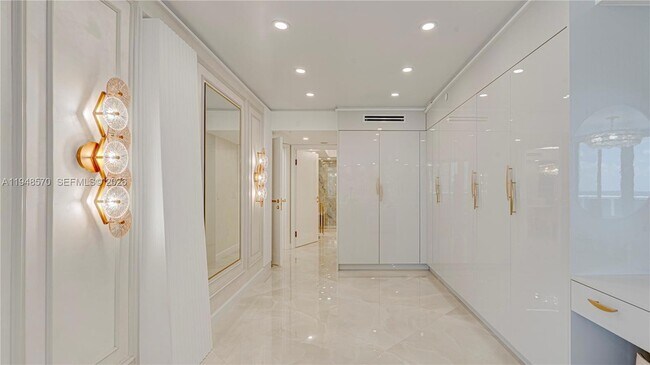 Building Photo - 16711 Collins Ave