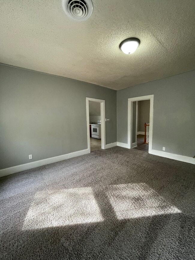 Building Photo - 502 Neosho St