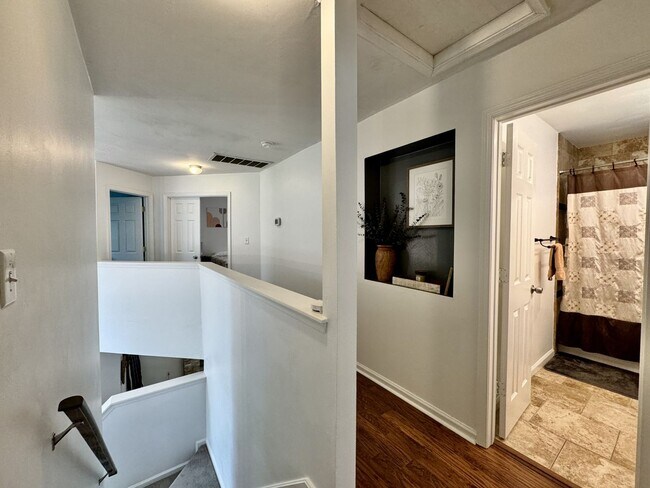 Building Photo - First-Time Rental! Available 08-07-26 - Fenced Yard, Pet Friendly, Attached 2-Car Garage!