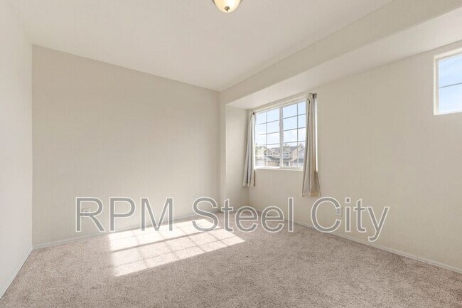 Building Photo - 2231 Meadowlark Ln