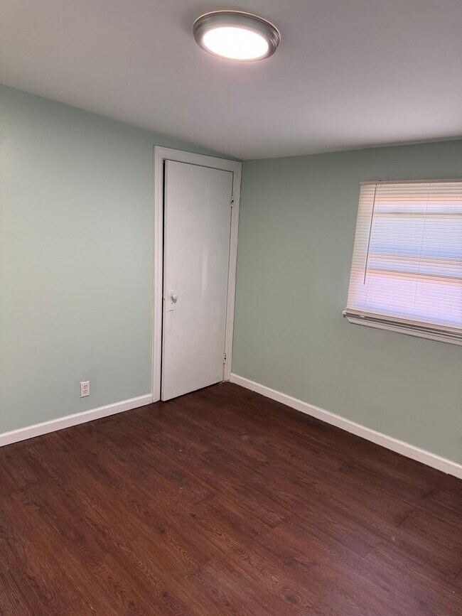 Building Photo - 13 McKinley St