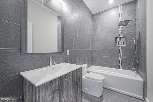 Building Photo - 758 N Uber St