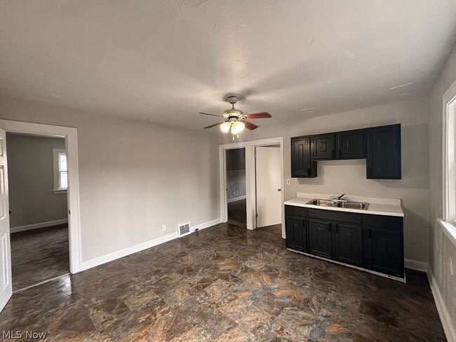 Building Photo - 907 Rondel Rd