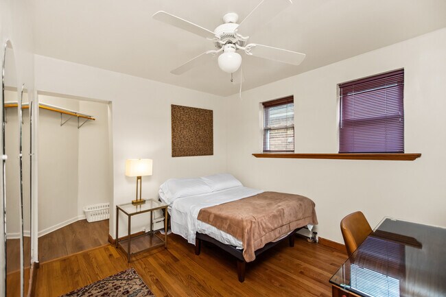 Building Photo - 4634 N Kennicott Ave