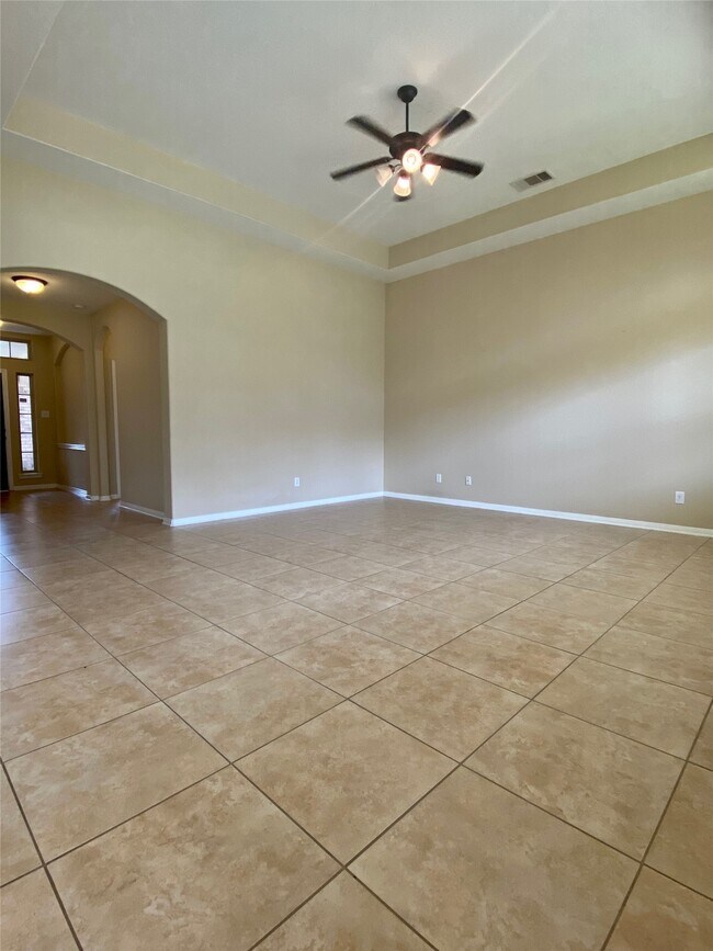 Building Photo - 15 Sagamore Ridge Pl