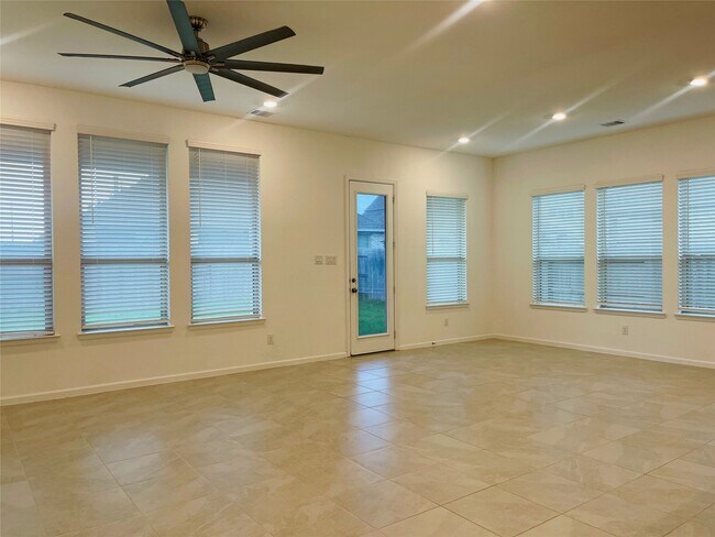 Building Photo - 3708 Rock Ledge Dr