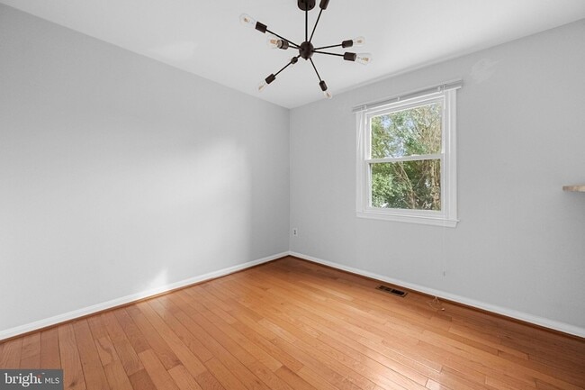 Building Photo - 9071 Loreleigh Way