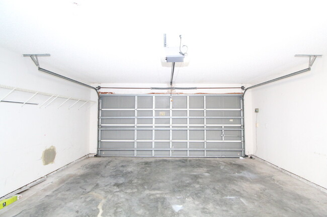 Building Photo - Updated 3-Bed, 2-Bath Home in Charter Oaks...