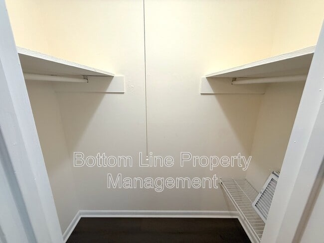 Building Photo - 4605 Coronado Dr