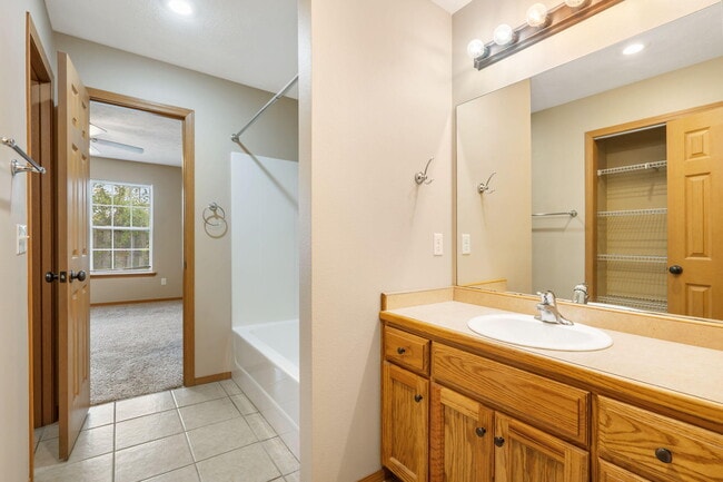 Building Photo - 719 E Watermill Cir