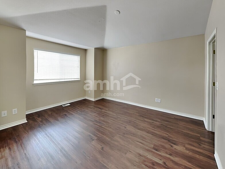 Building Photo - 1622 S Pagosa Ct